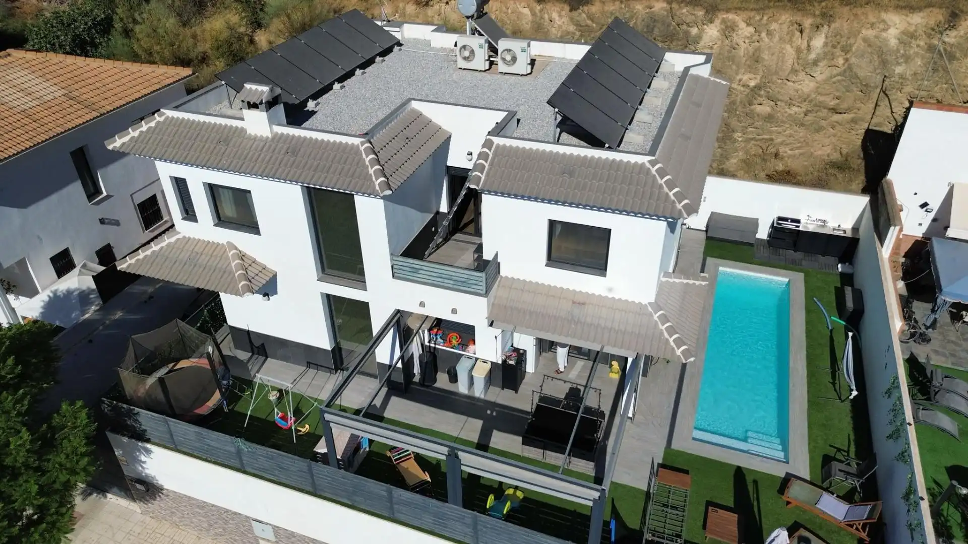 Vista exterior de Casa o chalet en venta en Málaga con Aire acondicionado, Calefacción y Jardín privado