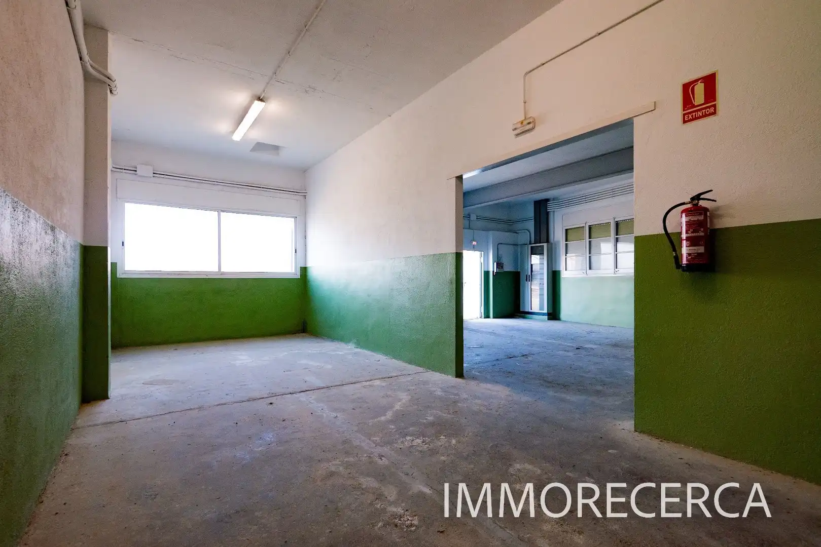 Außenansicht von Fabrikhallen zur Miete in Torroella de Montgrí