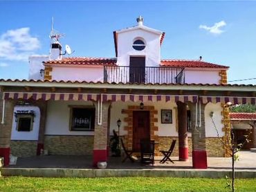 Chalet con balcón en venta en Villafranco del Guadalhorce