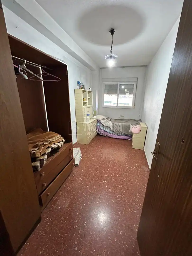 Habitación de Piso en venta en Granada con Balcón