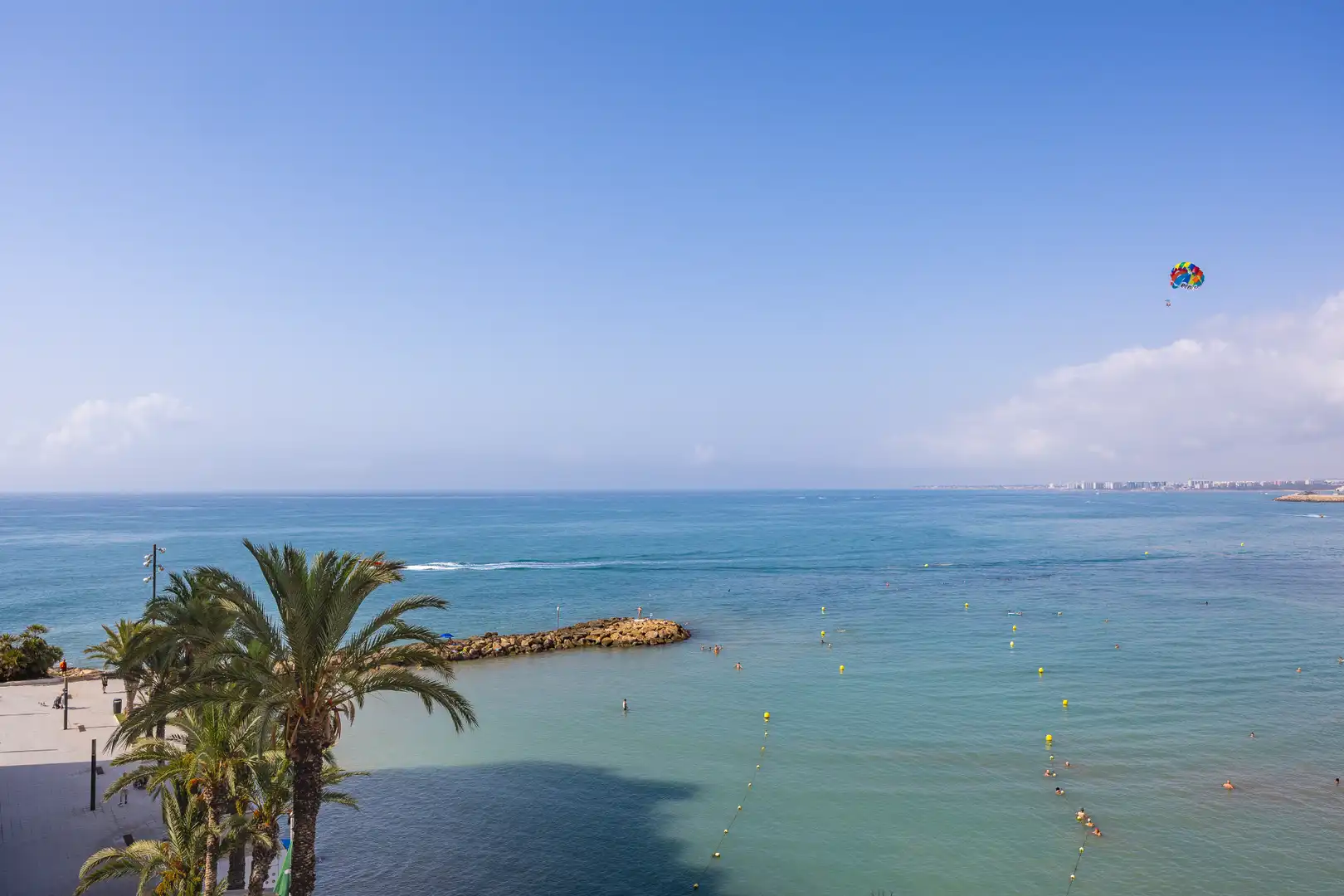 Vista exterior de Pis en venda en Torrevieja amb Aire condicionat i Terrassa