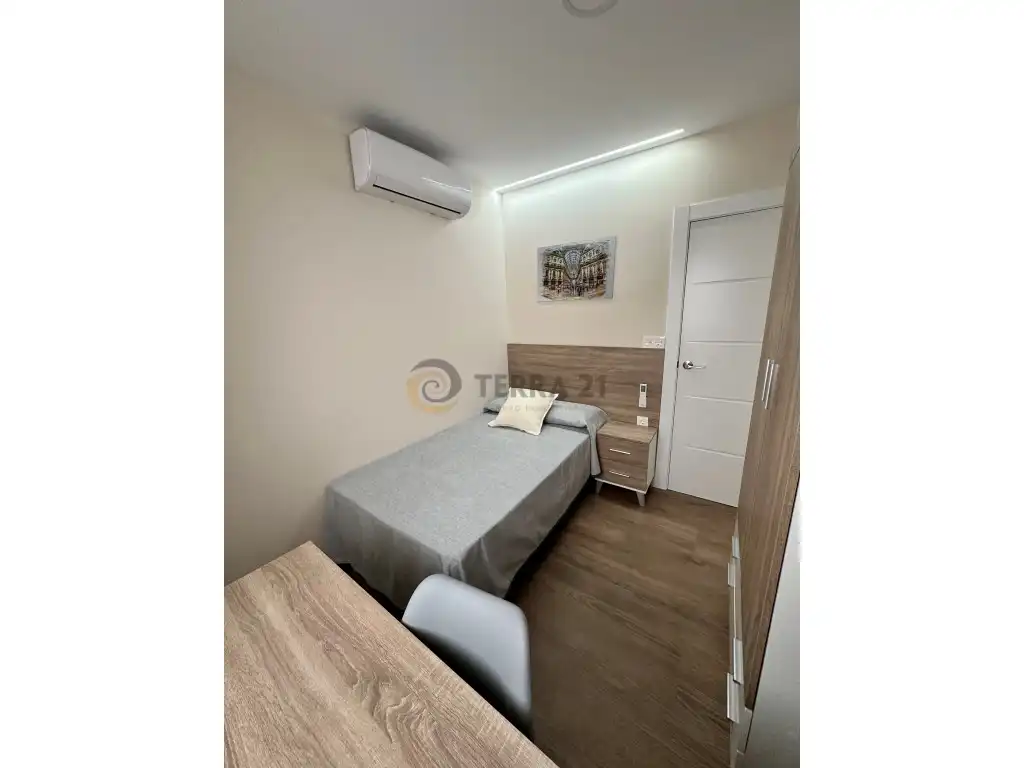 Bedroom of Flat for rent in Jaén