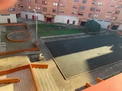 Aparcament de Pis en venda en Tafalla amb Jardí privat, Parquet i Moblat