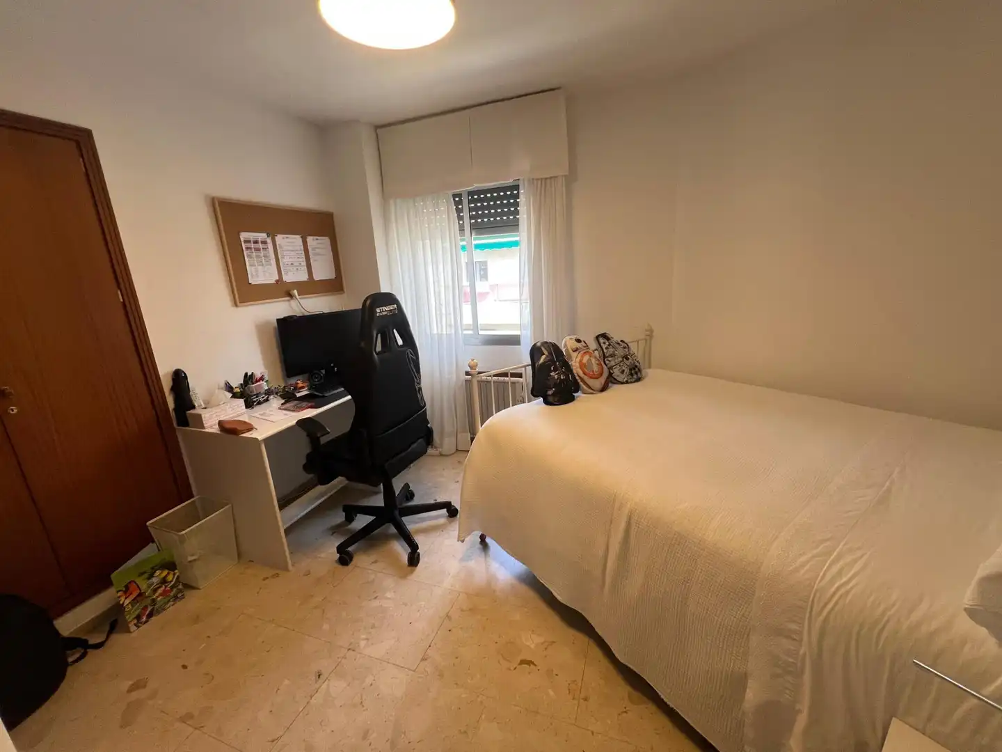 Habitación de Piso de alquiler en Sevilla con Aire acondicionado, Terraza y Amueblado