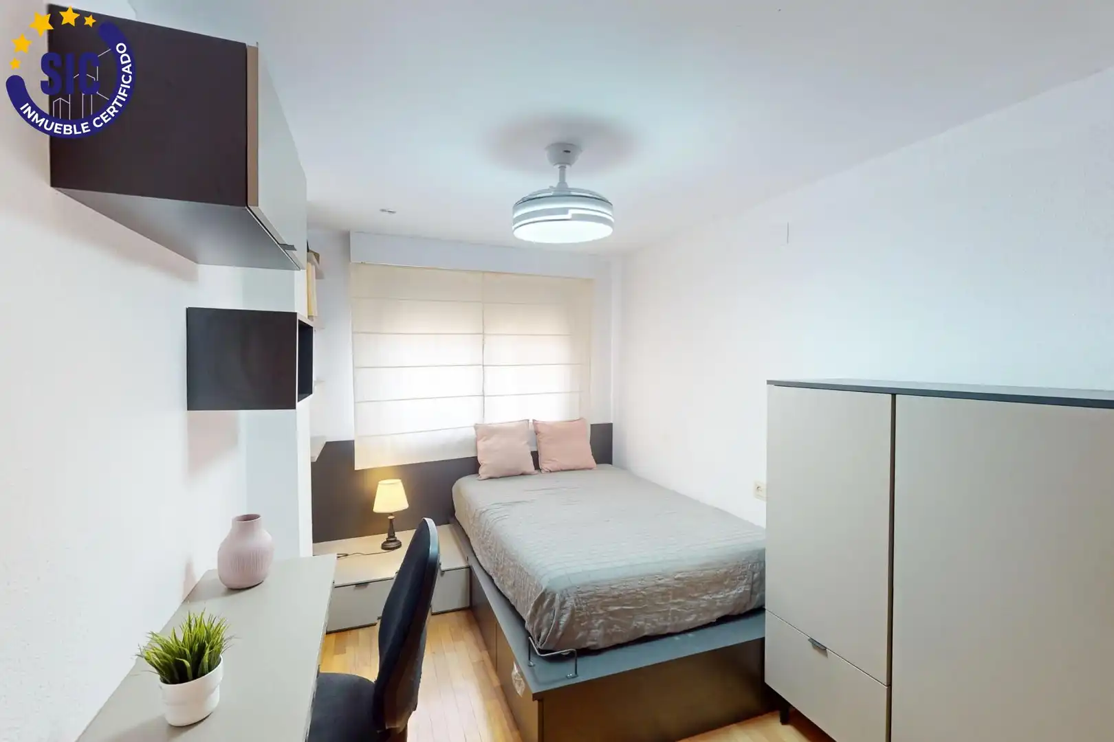 Habitación de Piso en venta en Castellón de la Plana / Castelló de la Plana con Aire acondicionado, Calefacción y Parquet