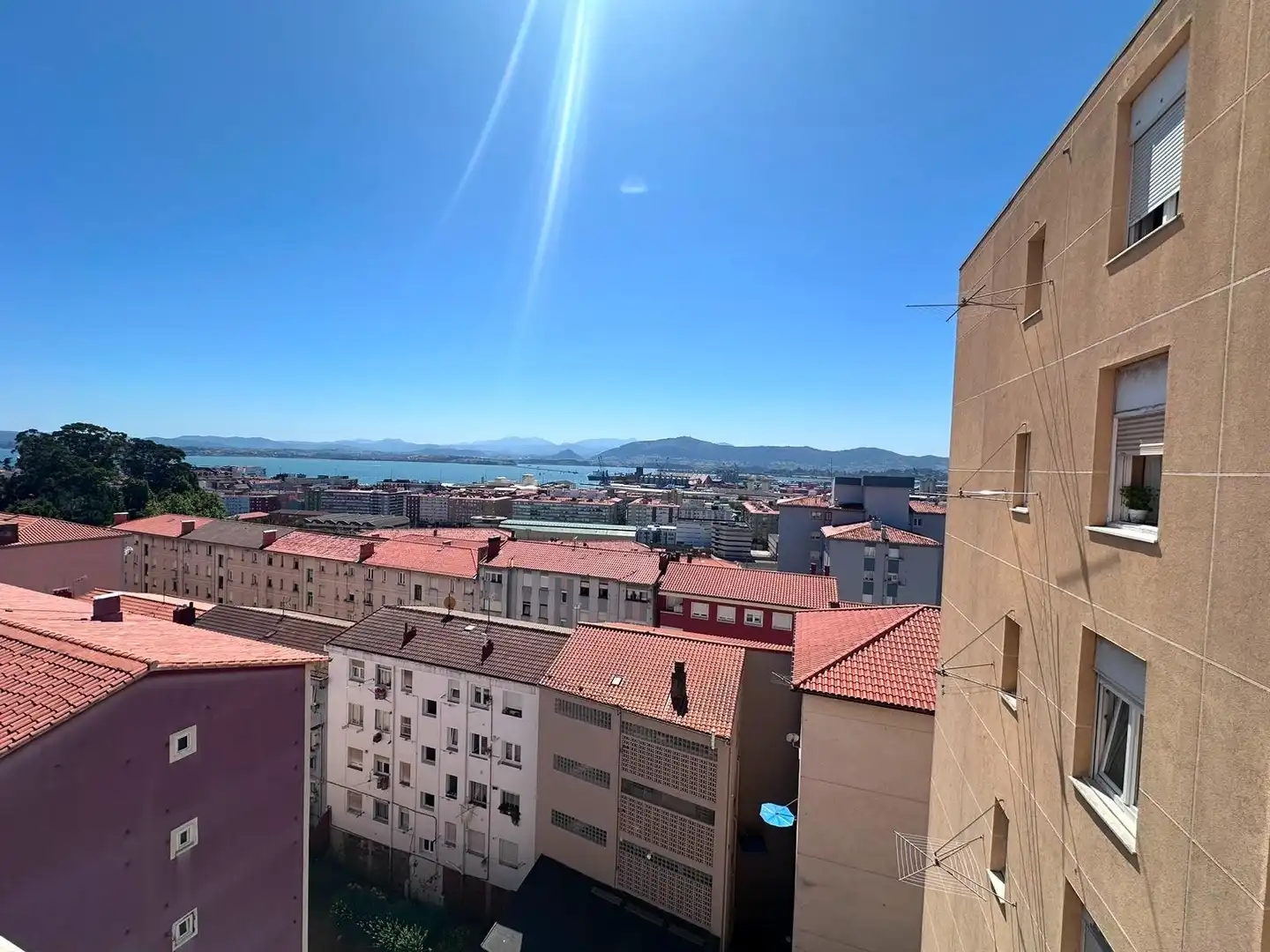 Vista exterior de Pis de lloguer en Santander amb Calefacció i Moblat
