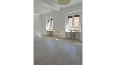 Foto 4 de Piso de alquiler en Calle Gran Vía, Barrio del Centro, Salamanca Capital