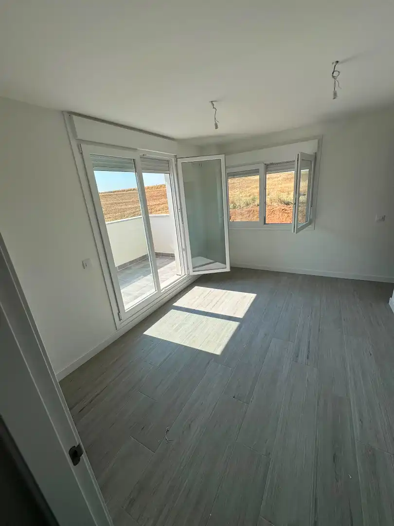 Terrassa de Casa o xalet en venda en Villares de la Reina amb Aire condicionat, Calefacció i Jardí privat