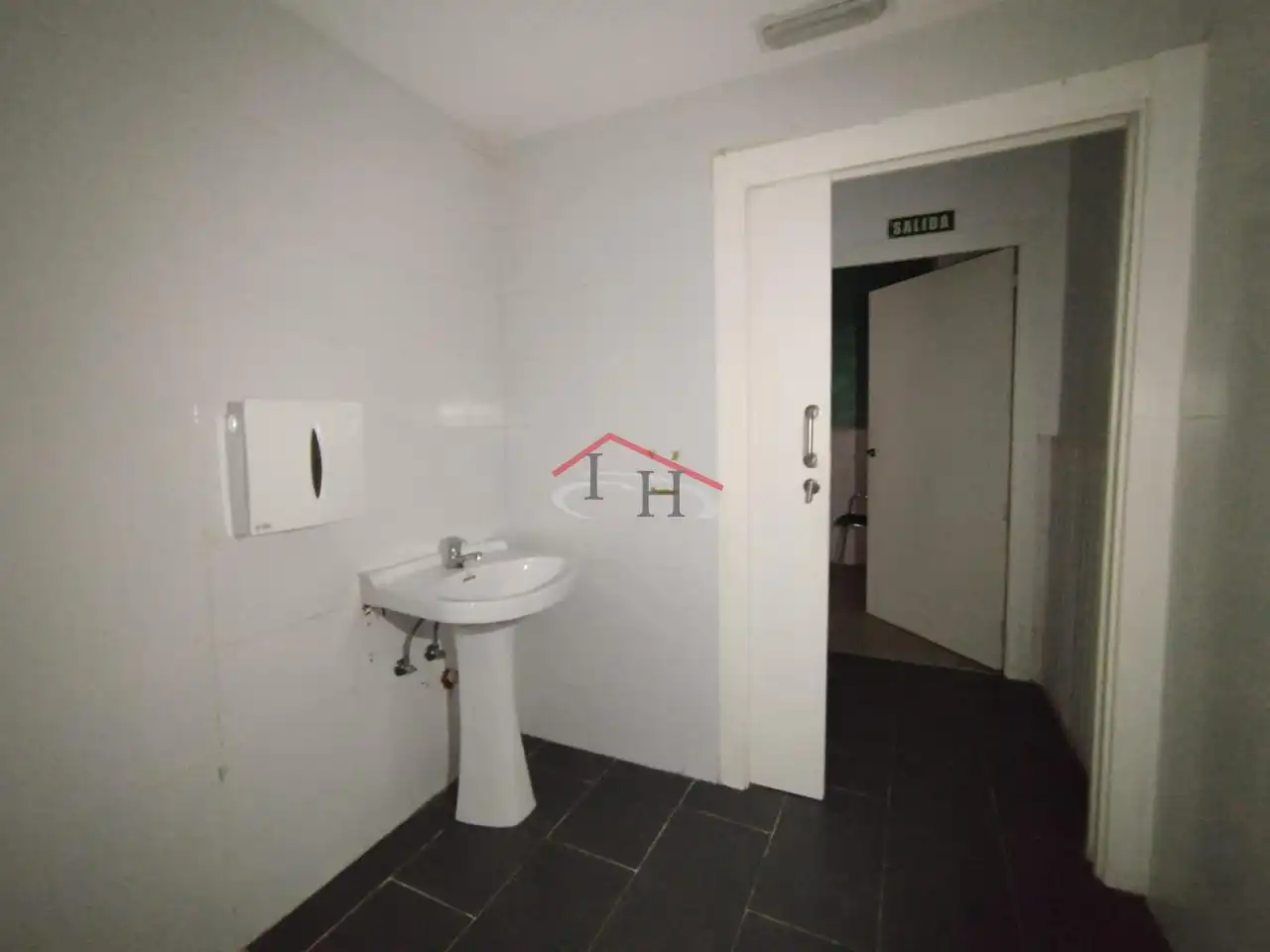 Local comercial en venda a SANTO TIRSO, imagen 9