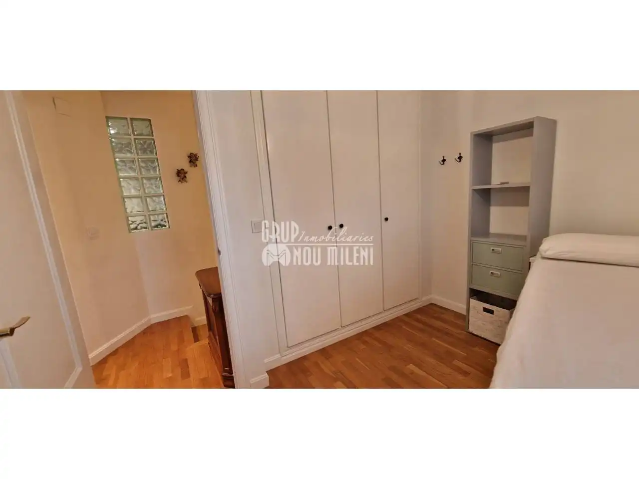 Dormitori de Dúplex de lloguer en Valencia amb Aire condicionat, Jardí privat i Parquet