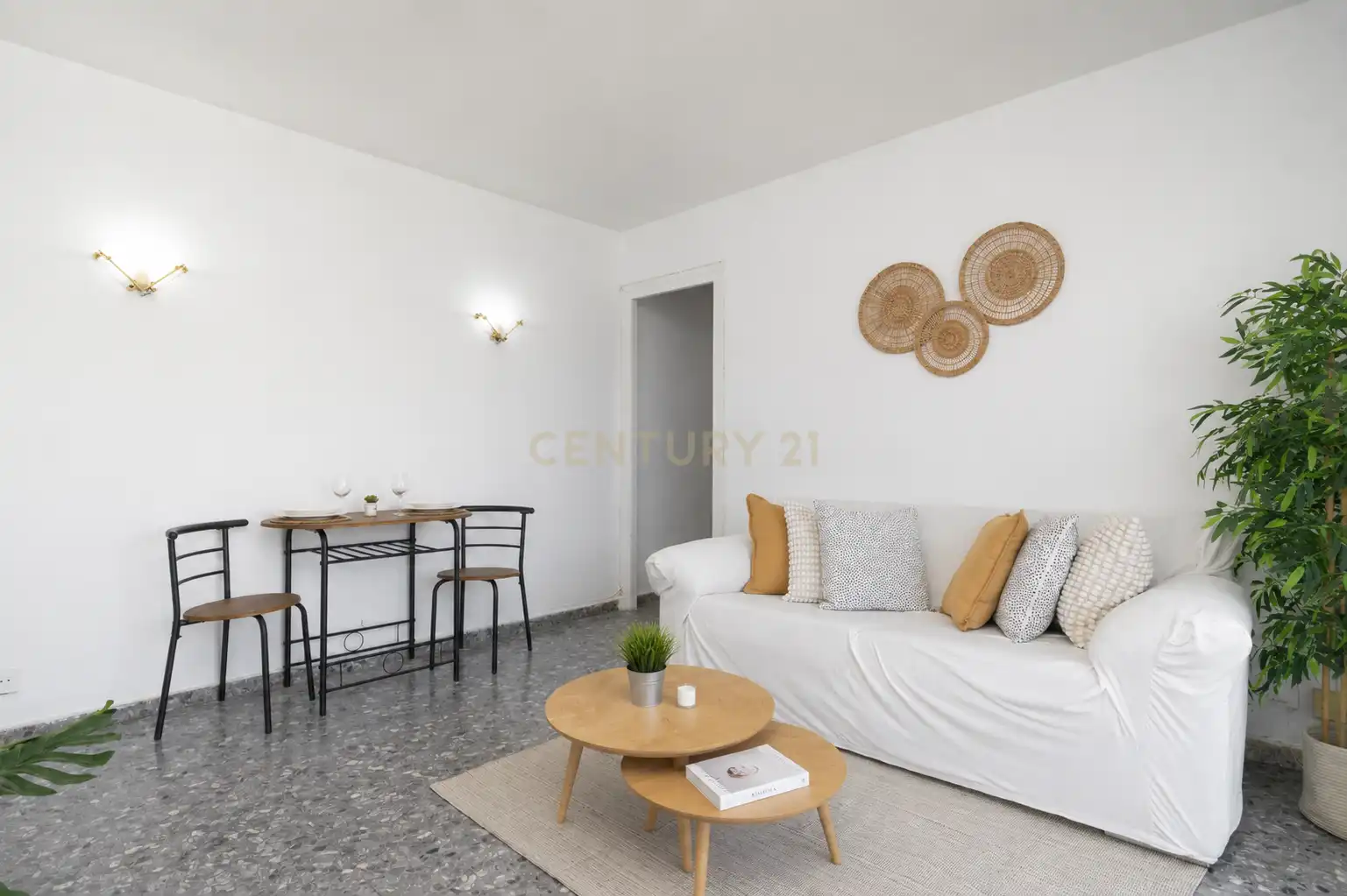 Sala de estar de Piso en venta en Marbella con Balcón y Alarma