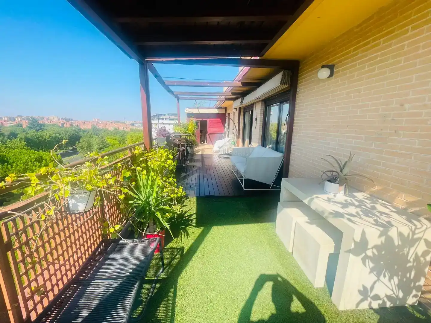 Terraza de Ático de alquiler en  Madrid Capital con Aire acondicionado y Piscina