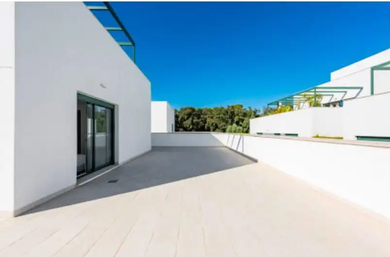 Terrasse von Wohnungen zur Miete in Sotogrande mit Klimaanlage, Heizung und Terrasse