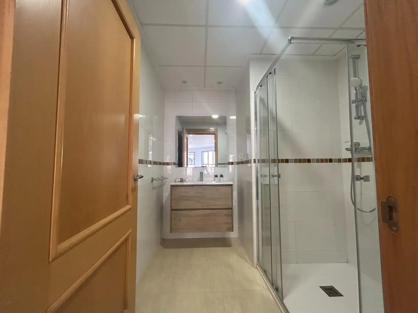Baño de Apartamento de alquiler en Burriana / Borriana con Aire acondicionado, Calefacción y Amueblado
