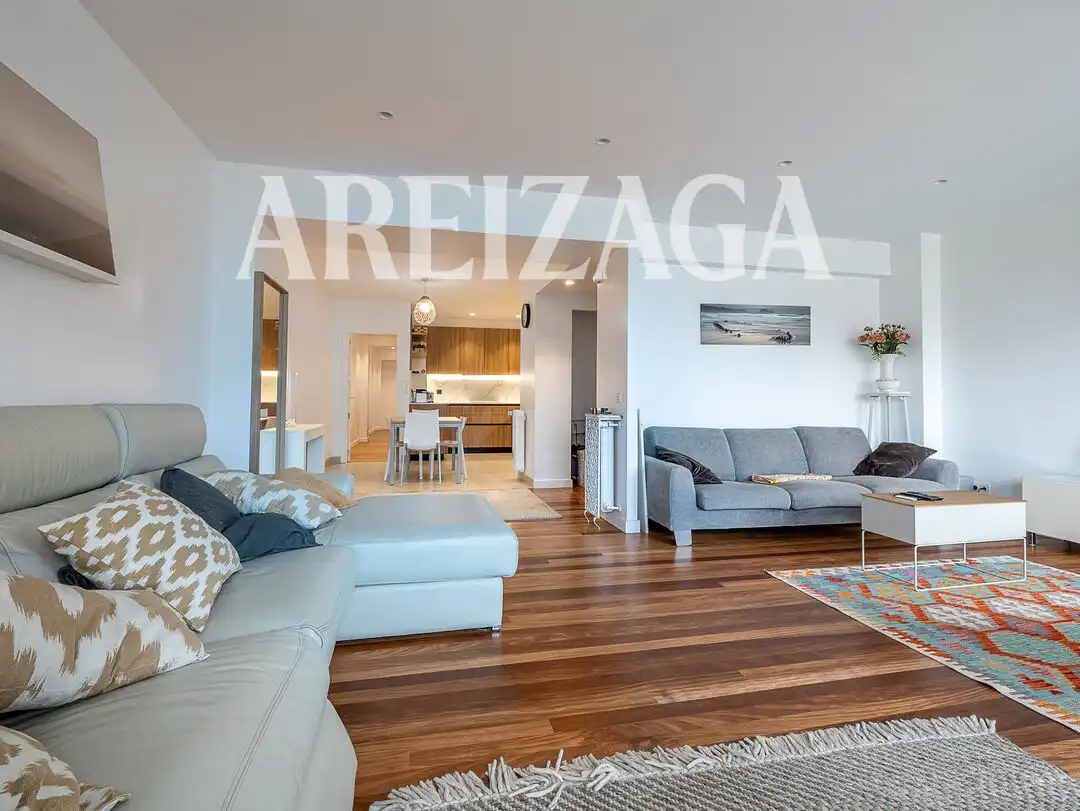 Sala de estar de Piso en venta en Donostia - San Sebastián  con Calefacción y Balcón