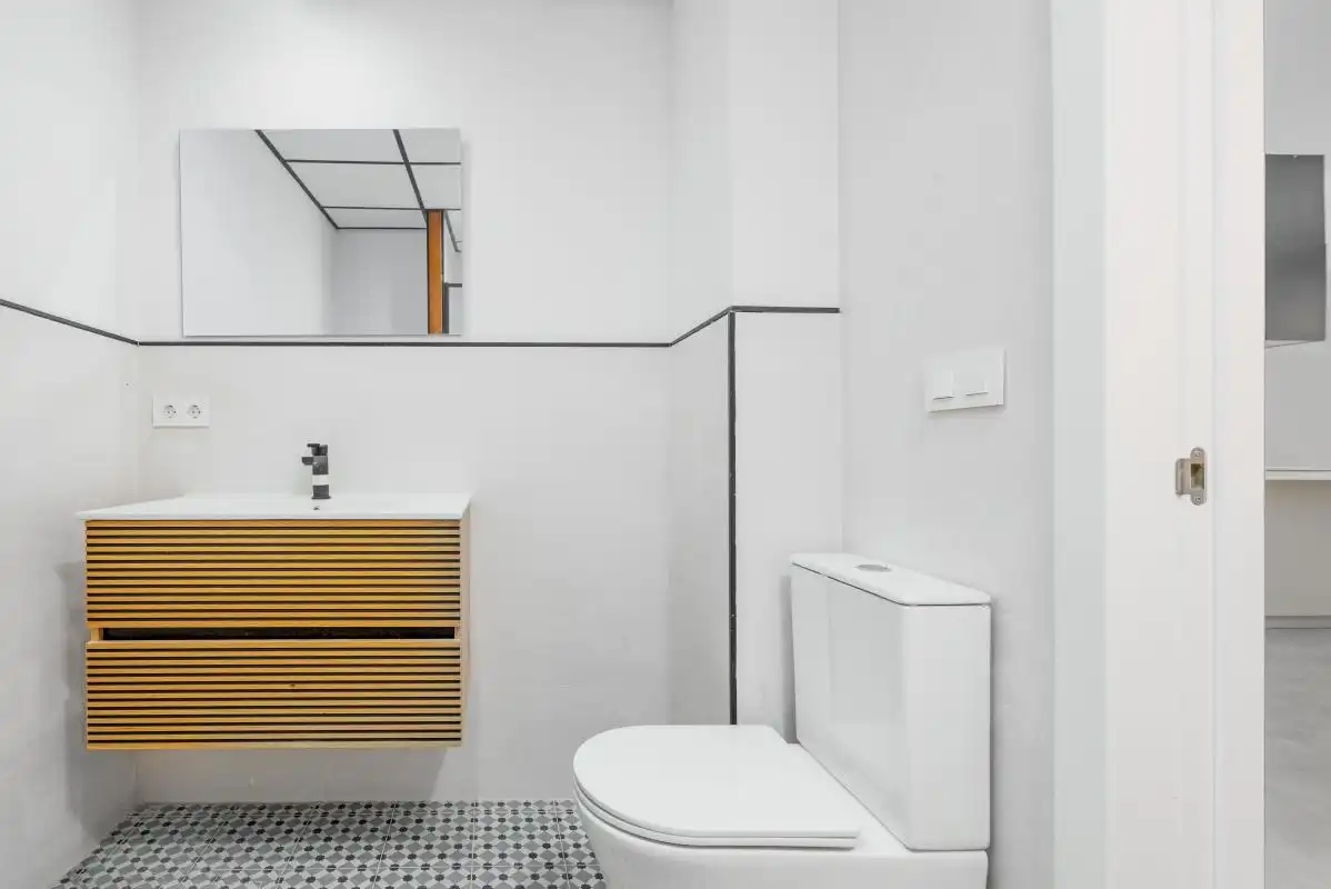 Badezimmer von Erdgeschoss zum Verkauf in Sevilla mit Heizung