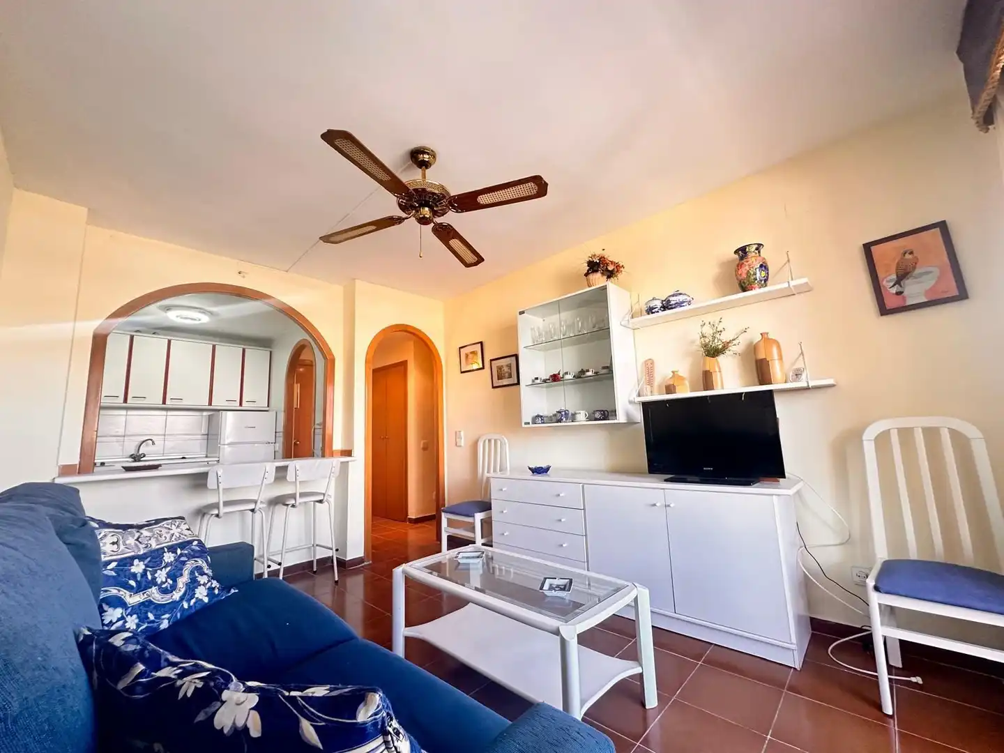 Sala de estar de Apartamento en venta en Salou con Aire acondicionado, Amueblado y Piscina comunitaria