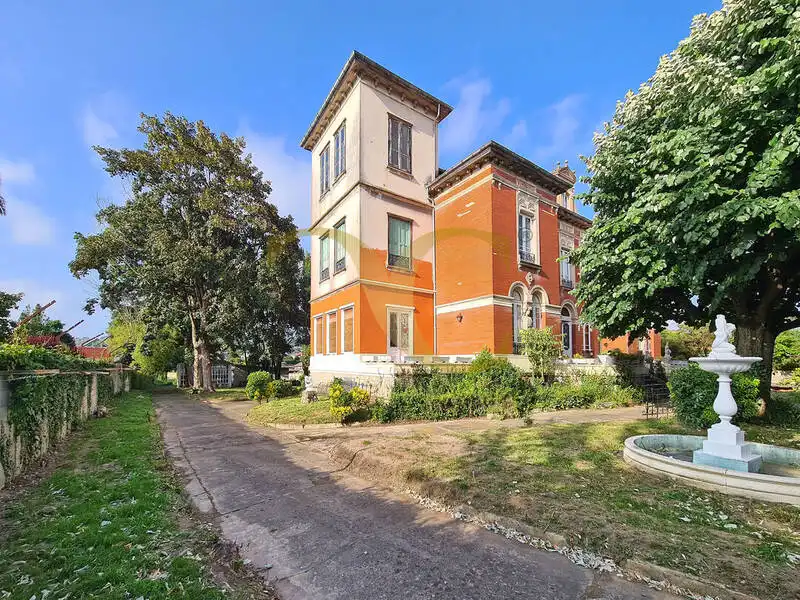 Vista exterior de Casa o xalet en venda en Gijón  amb Jardí privat, Terrassa i Traster
