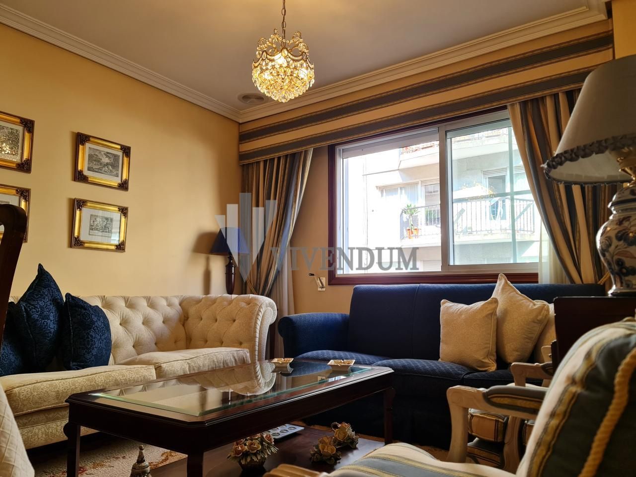 Sala d'estar de Pis en venda en Vigo  amb Calefacció