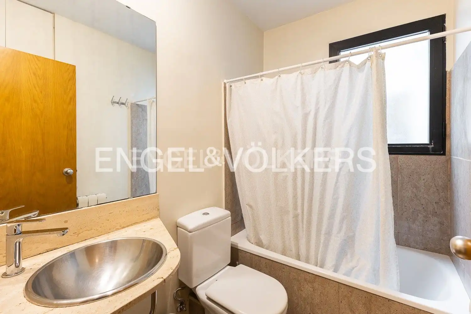 Bathroom of Flat for sale in Valencia  with Air Conditioner, Heating and Parquet flooring