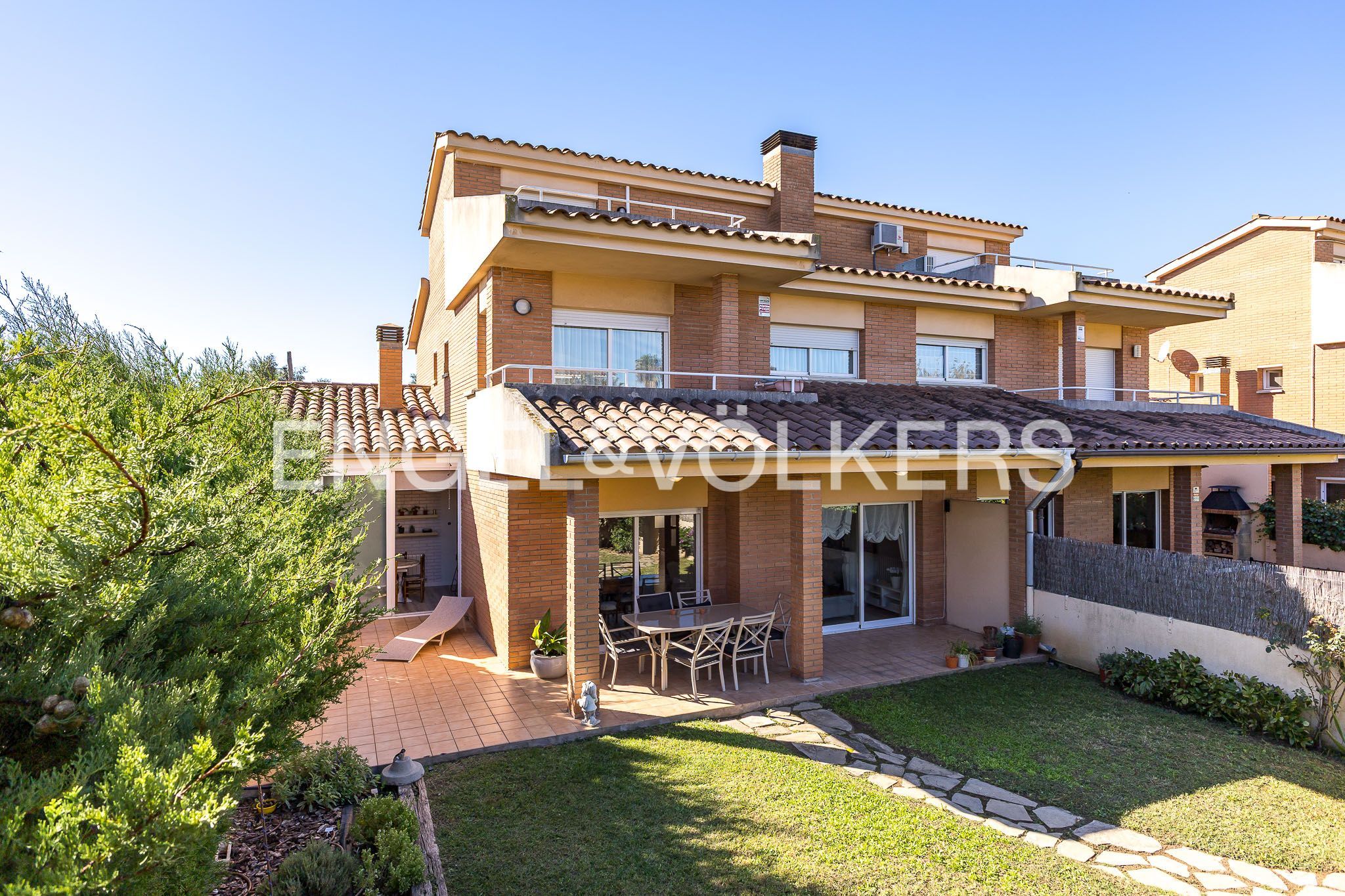 Exterior view of Single-family semi-detached to rent in Sitges  with Air Conditioner, Heating and Private garden