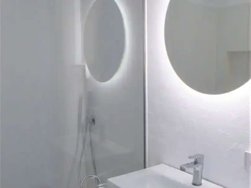 Baño de Piso de alquiler en Ciutadella de Menorca con Aire acondicionado, Jardín privado y Amueblado