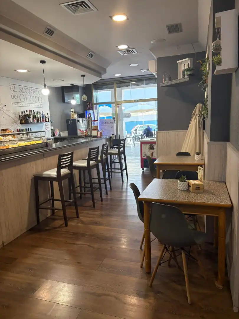 Commercial properties for sale in  Logroño  with Air Conditioner, Heating and Terrace