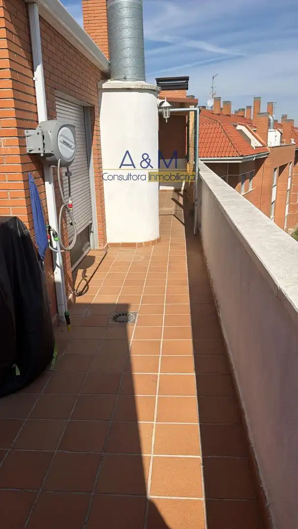 Terraza de Ático en venta en Valladolid con Calefacción, Parquet y Terraza