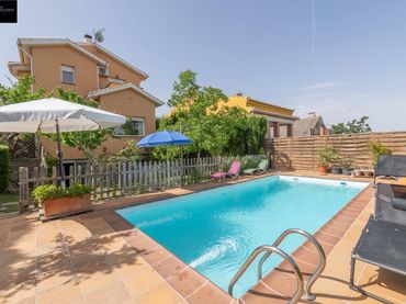 Xalet amb piscina en venda a Calle Cerrillo Redondo