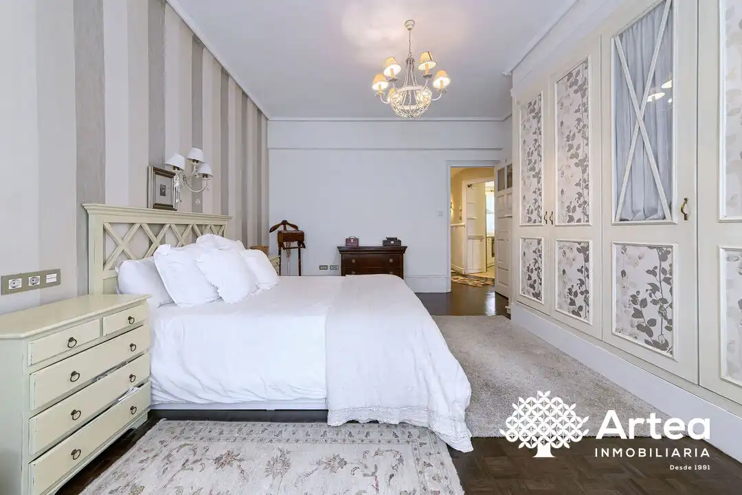 Habitación de Piso en venta en Getxo  con Calefacción, Trastero y Balcón