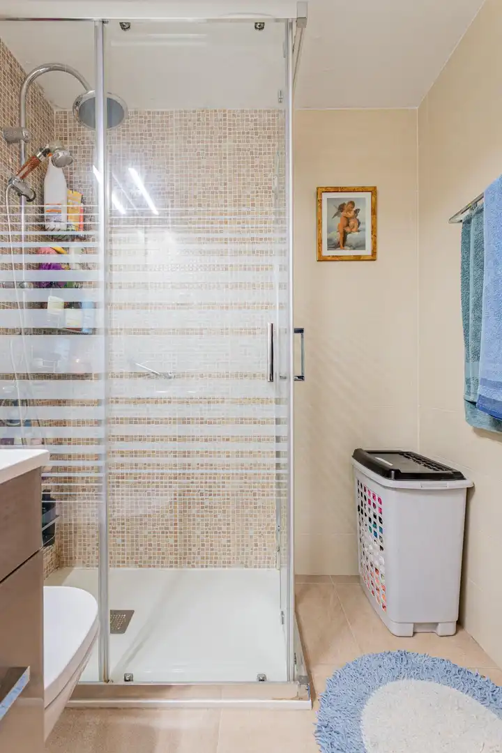 Baño de Casa adosada en venta en Tres Cantos con Calefacción, Jardín privado y Terraza
