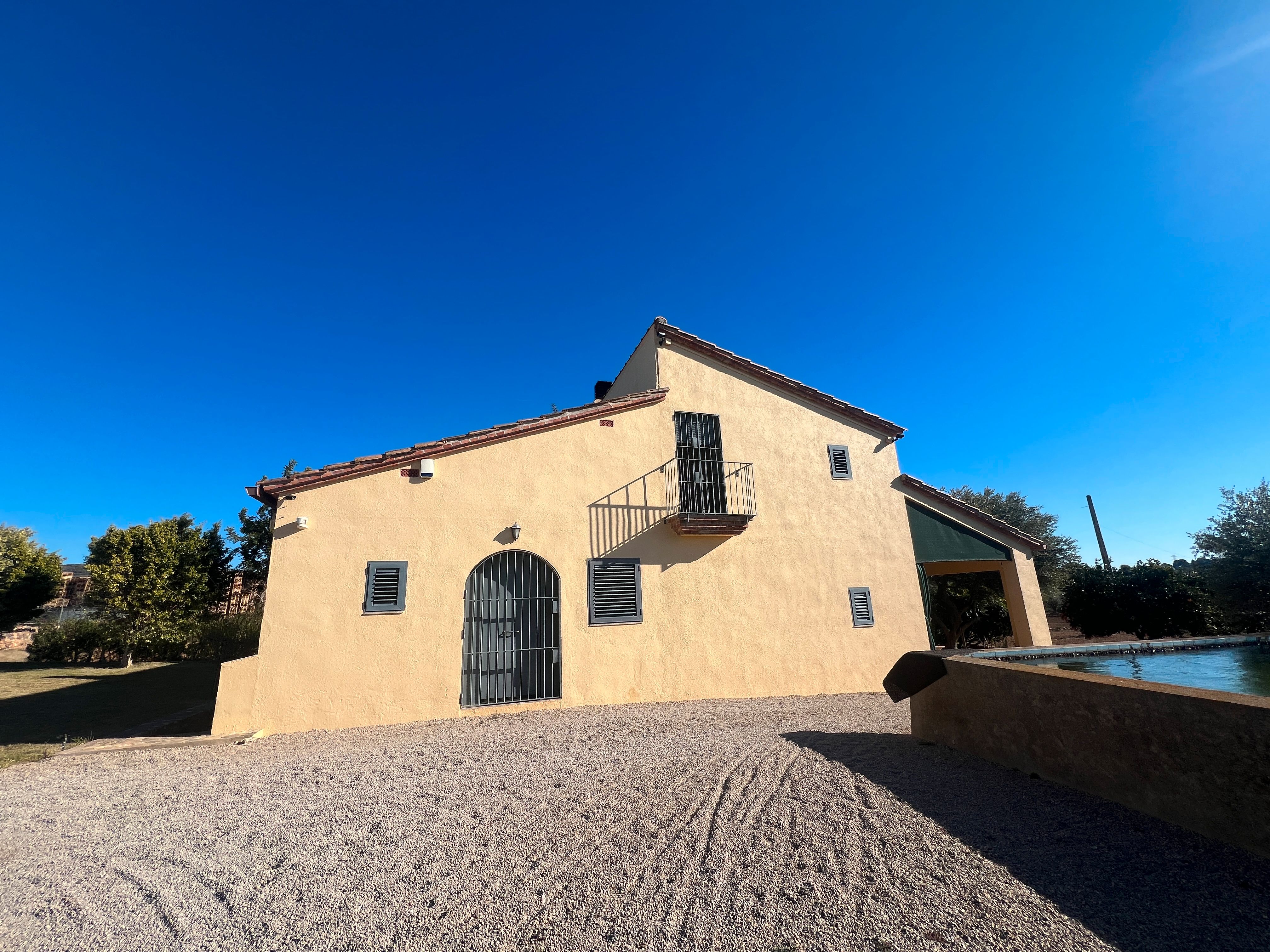 Vista exterior de Finca rústica en venda en Roda de Berà amb Aire condicionat, Calefacció i Jardí privat