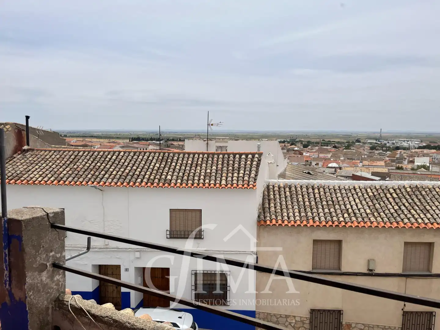 Vista exterior de Casa o xalet en venda en Campo de Criptana amb Terrassa i Balcó