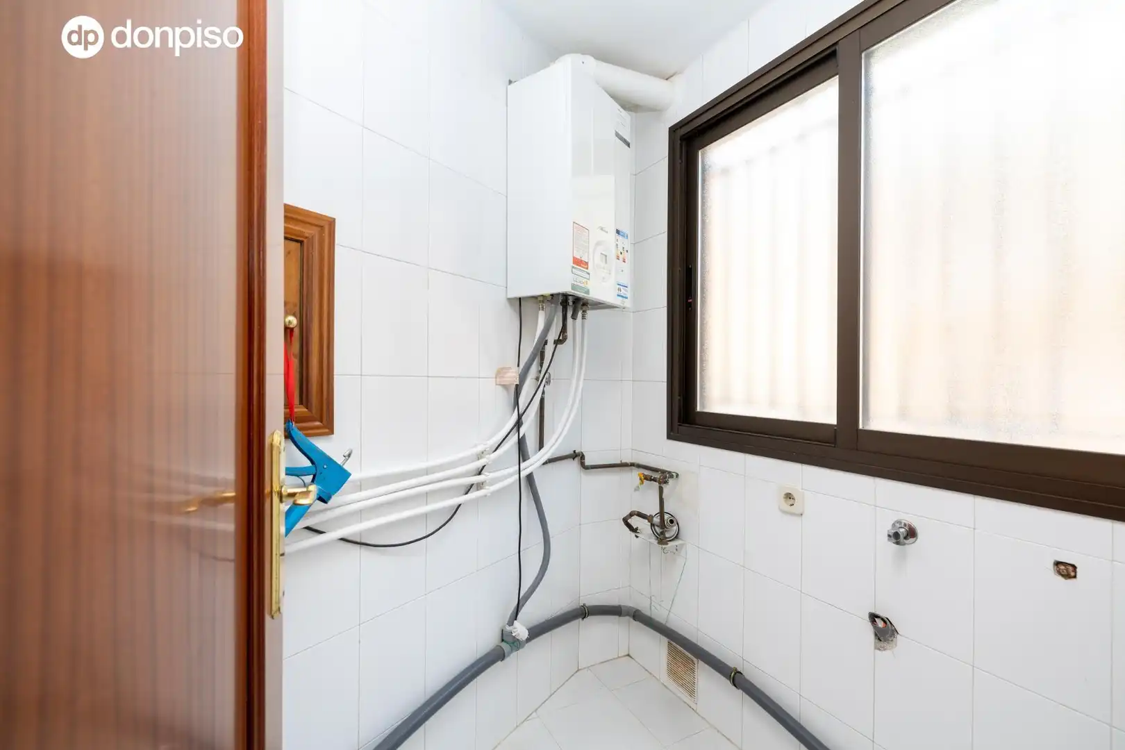Badezimmer von Wohnung zum Verkauf in Granada