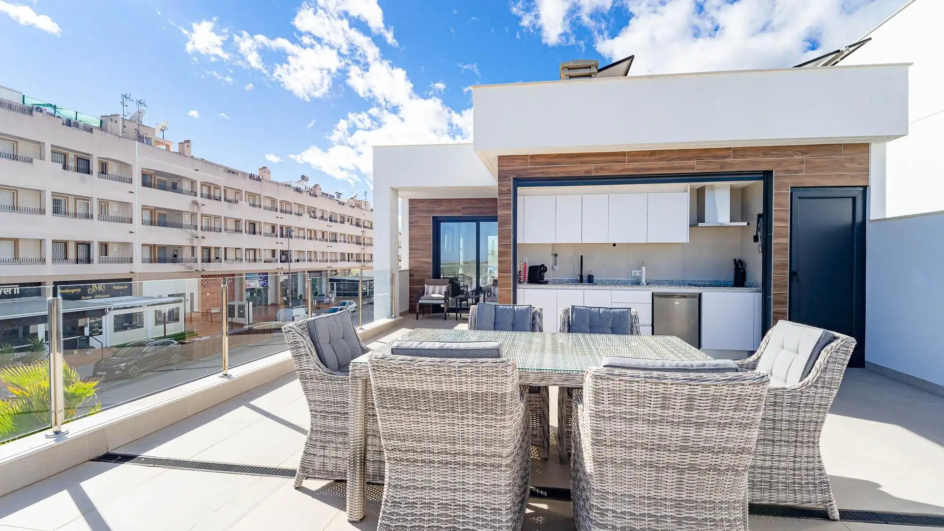 Terrassa de Casa o xalet en venda en Orihuela amb Aire condicionat, Jardí privat i Terrassa