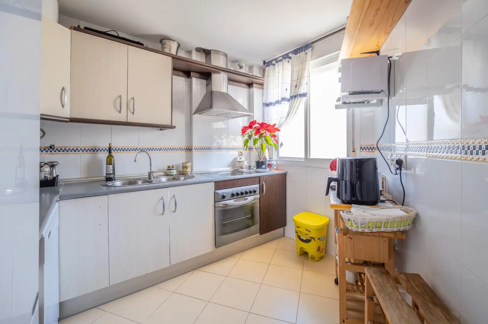Kitchen of Houses for sale in Almuñécar