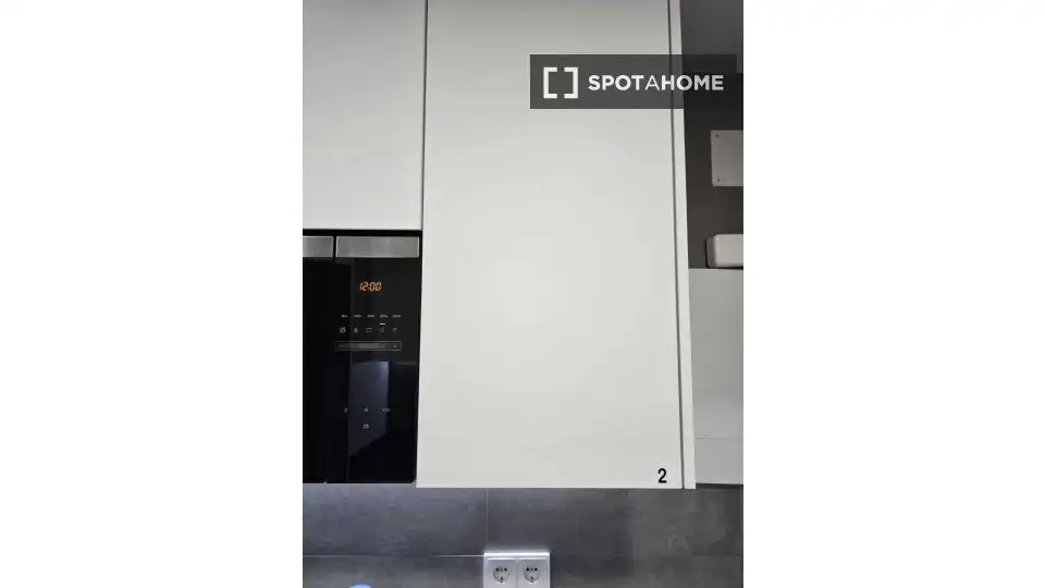 Cocina de Piso para compartir en Madrid con Aire acondicionado, Calefacción y Amueblado