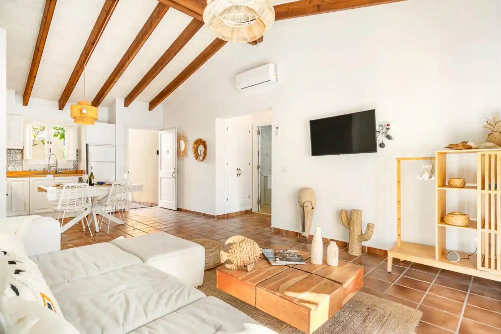 Sala de estar de Casa o chalet de alquiler en Ciutadella de Menorca con Aire acondicionado, Jardín privado y Piscina