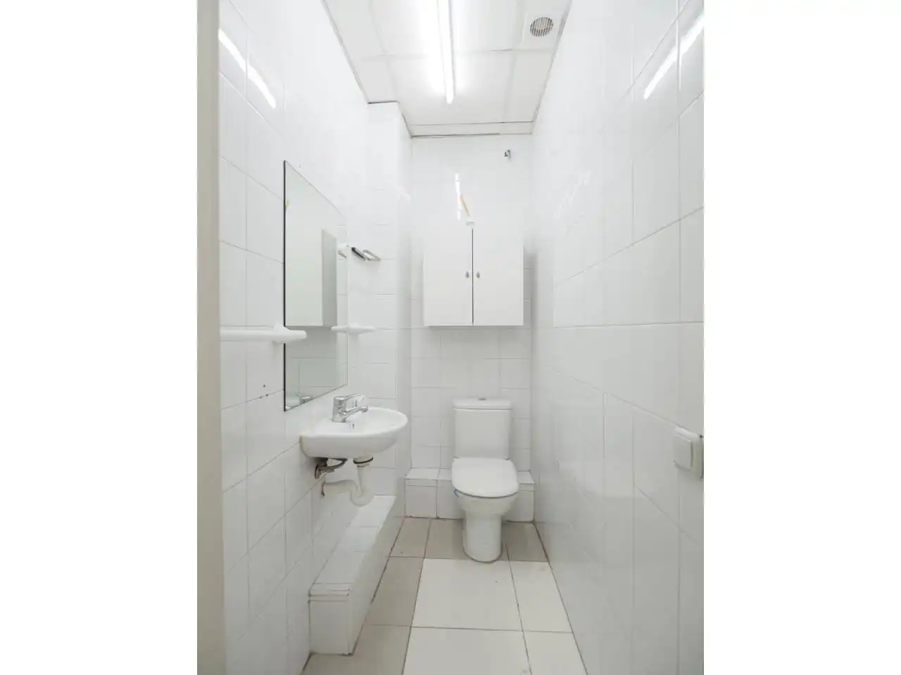 Bathroom of Commercial properties for rent in Granollers