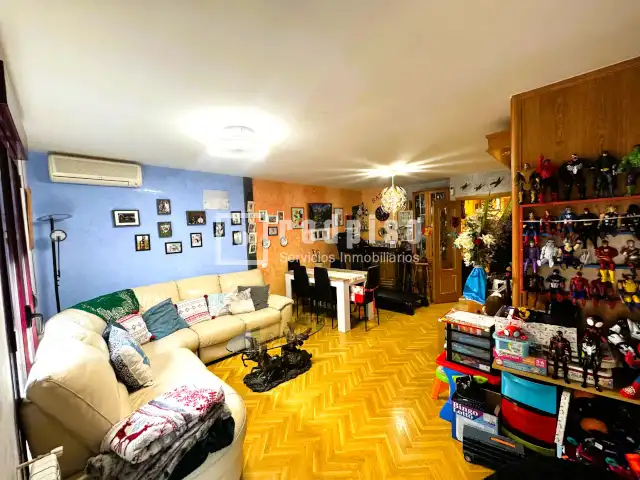 Sala de estar de Piso en venta en Parla con Aire acondicionado, Calefacción y Parquet
