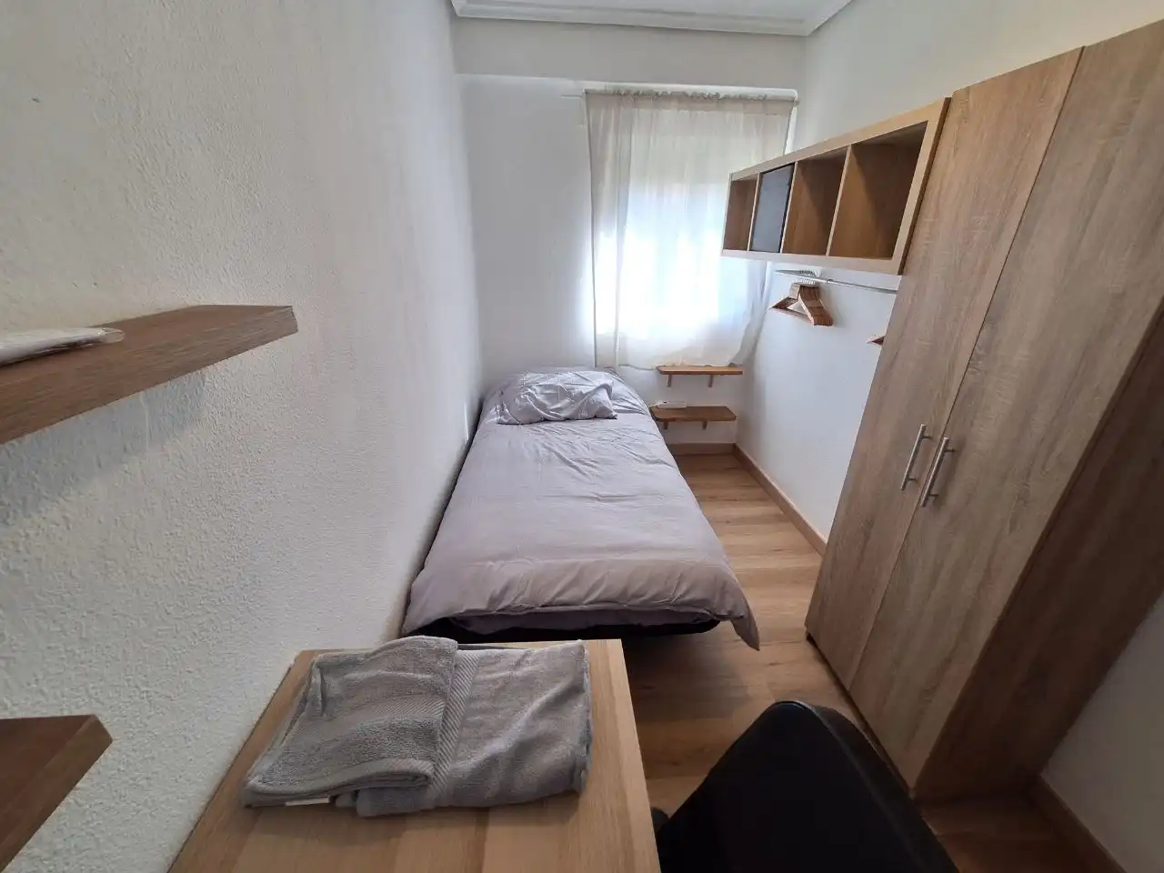 Habitación de Piso de alquiler en Burjassot con Aire acondicionado, Amueblado y Horno