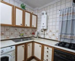 Kitchen of Flat for sale in  Sevilla Capital  with Furnished