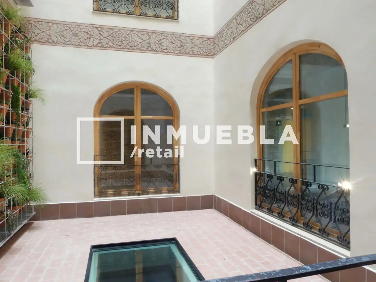 Jardín de Oficina de alquiler en Barcelona con Aire acondicionado, Calefacción y Terraza