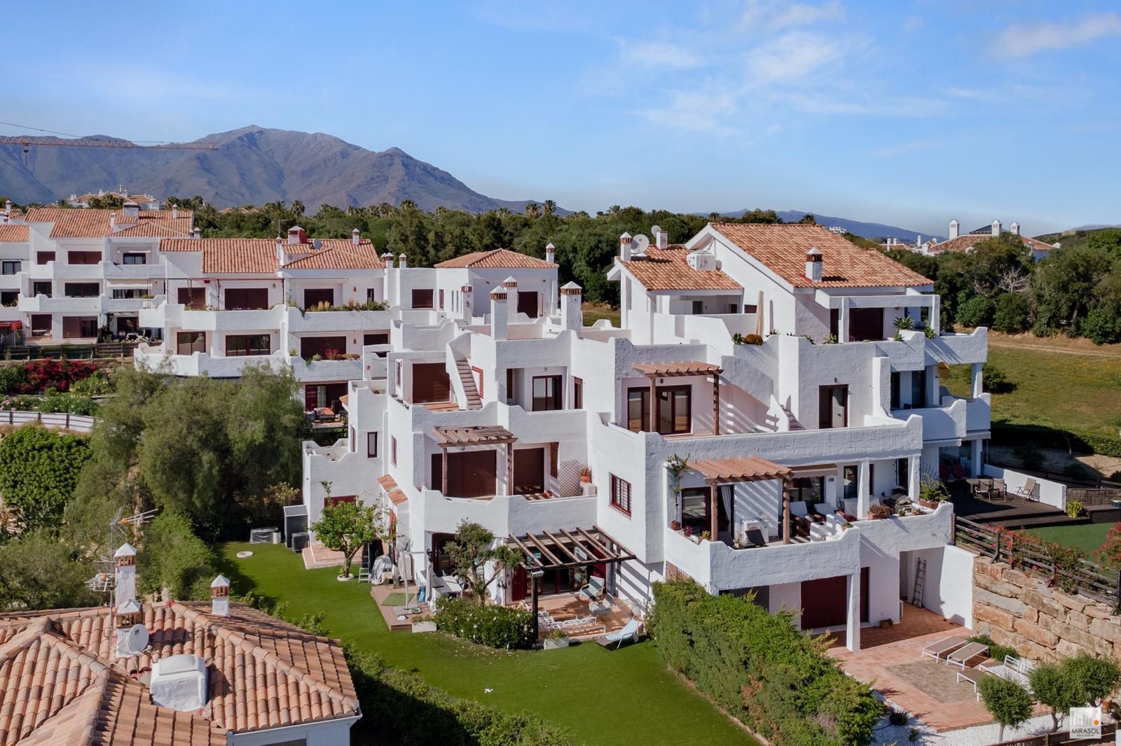 Vista exterior de Àtic de lloguer en Casares amb Aire condicionat, Calefacció i Terrassa