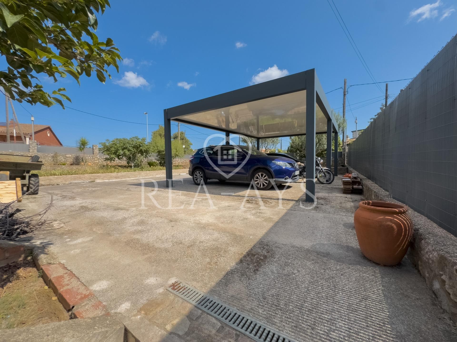 Parking of House or chalet for sale in Vallirana  with Air Conditioner, Heating and Private garden