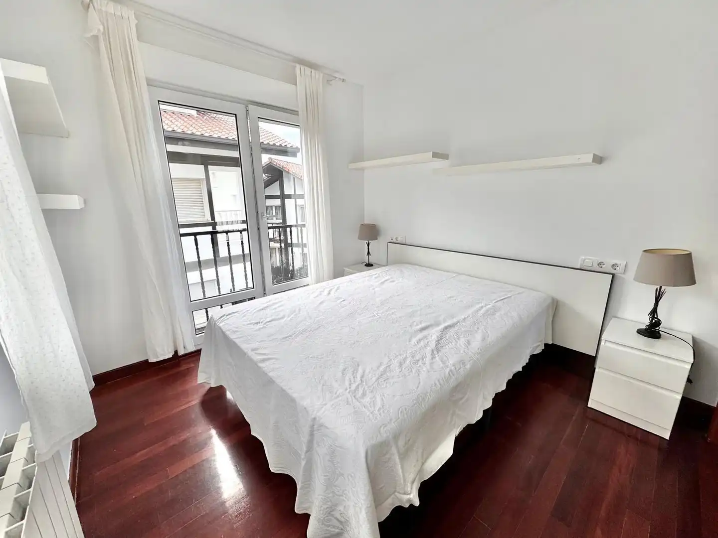 Habitación de Casa adosada en venta en Castro-Urdiales con Calefacción, Jardín privado y Terraza