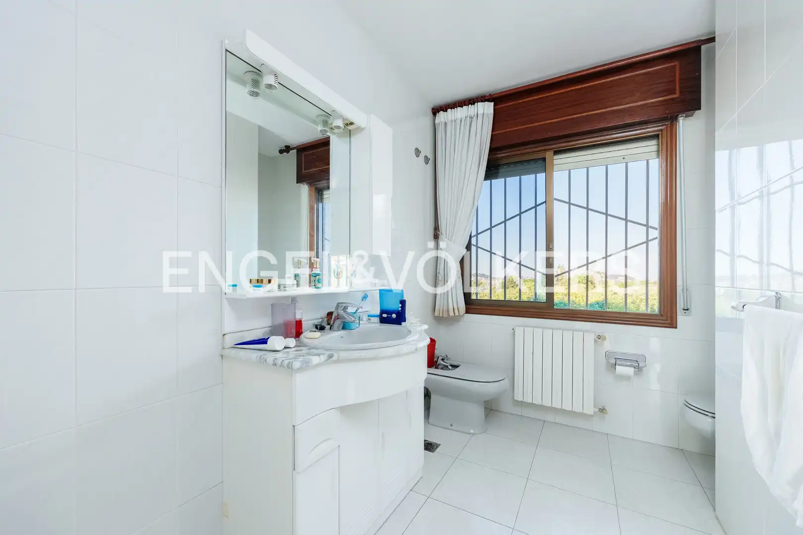 Baño de Casa o chalet en venta en Vigo  con Calefacción, Jardín privado y Parquet