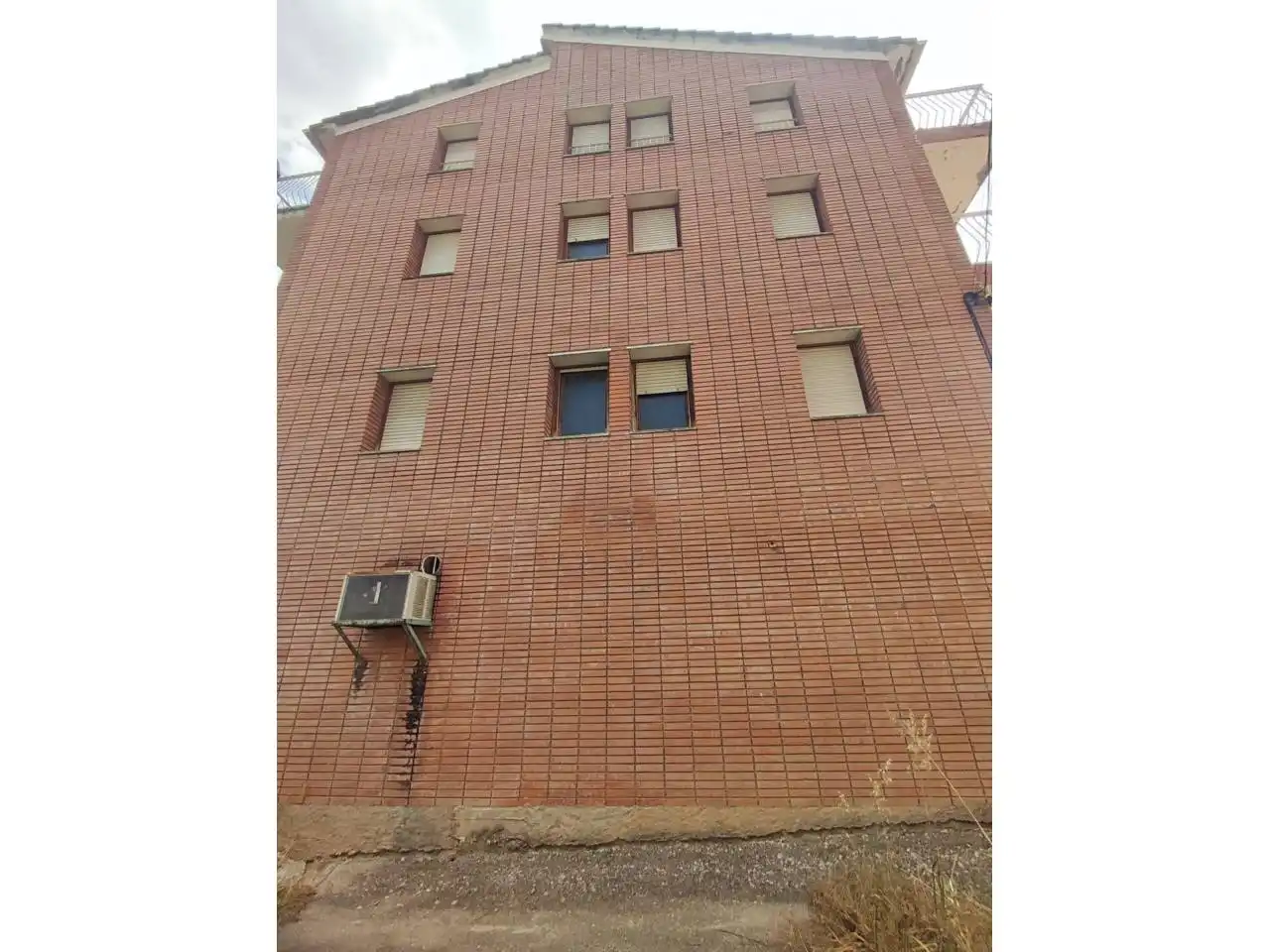 Vista exterior de Edificio en venta en Naval