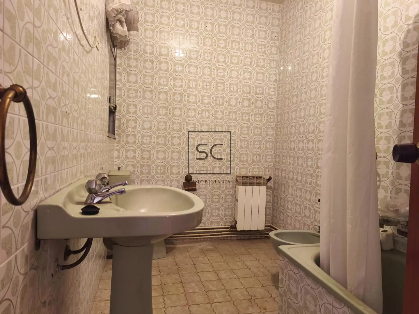 Baño de Piso en venta en Narón con Calefacción, Parquet y Terraza