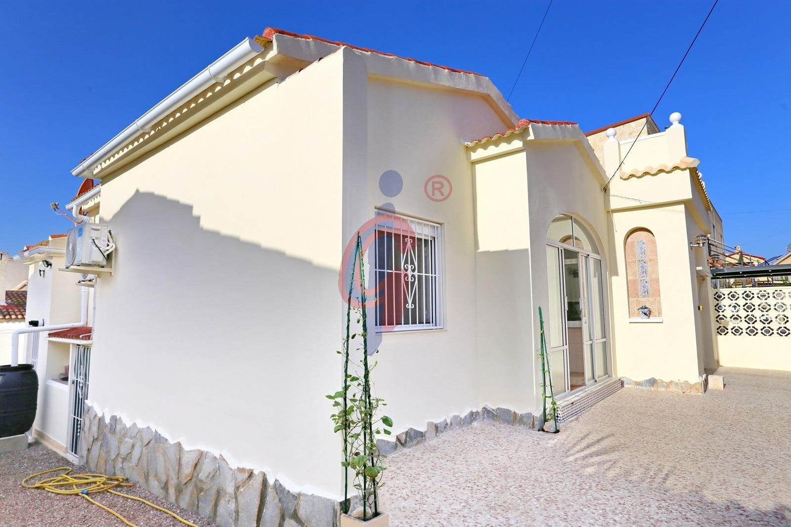 Exterior view of House or chalet for sale in San Fulgencio  with Air Conditioner, Heating and Private garden